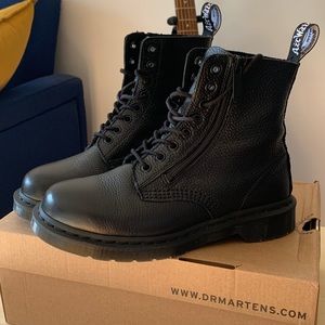 Women’s Leather Zip and Lace Up Dr Martens US8